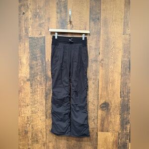 Ivivva by lululemon black studio lined pants size 10 EUC